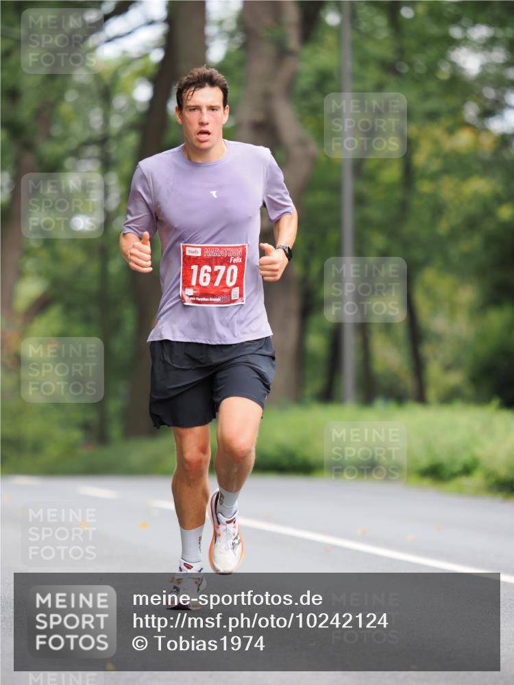 13.09.2026 - 21. swb-Marathon Bremen TobiasT http://msf.ph/oto/10242124 13.09.2026 11:20:44 Laufen 1670, 21, 26 meine-sportfotos.de