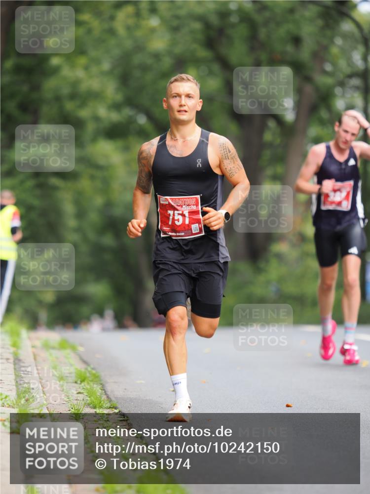 13.09.2026 - 21. swb-Marathon Bremen TobiasT http://msf.ph/oto/10242150 13.09.2026 11:21:05 Laufen 751, 126, 26 meine-sportfotos.de