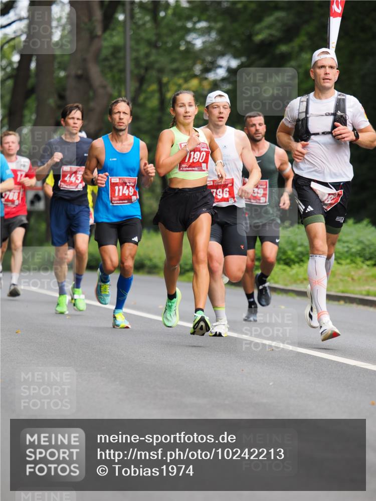 13.09.2026 - 21. swb-Marathon Bremen TobiasT http://msf.ph/oto/10242213 13.09.2026 11:21:45 Laufen 766, 12, 443, 00, 1149, 1190, 796, 39 meine-sportfotos.de