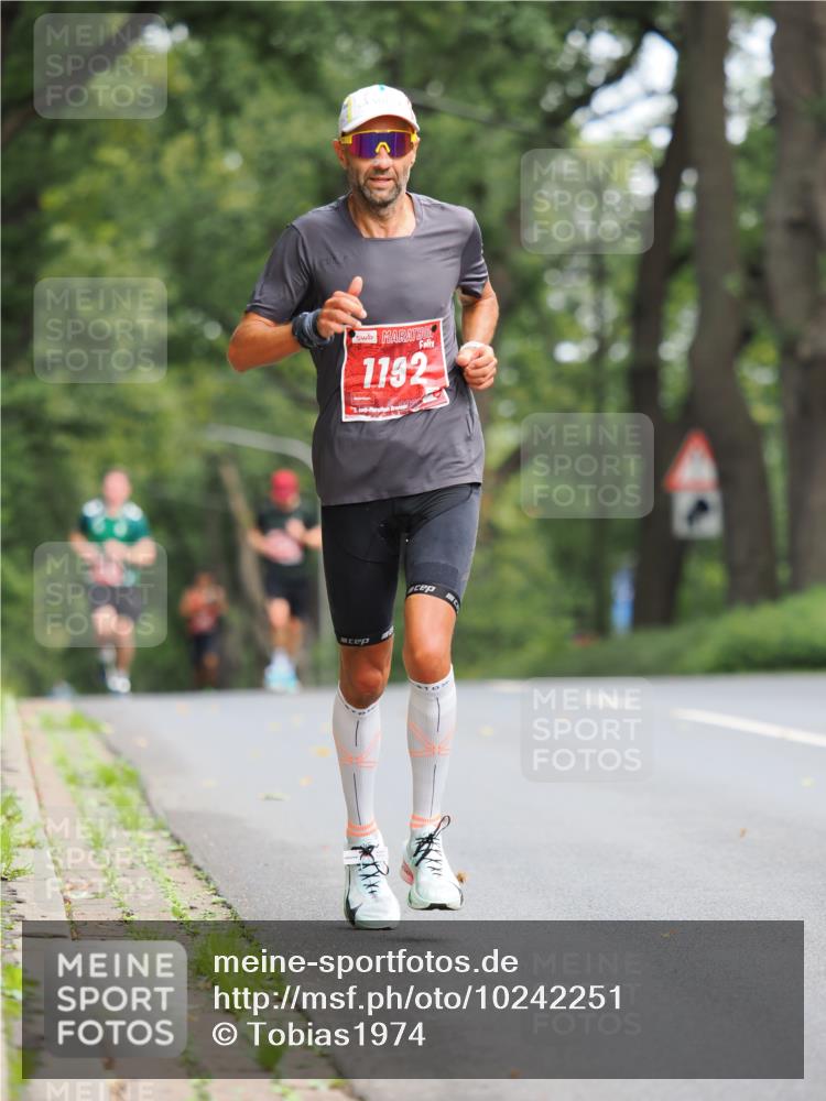 13.09.2026 - 21. swb-Marathon Bremen TobiasT http://msf.ph/oto/10242251 13.09.2026 11:22:16 Laufen 1132 meine-sportfotos.de