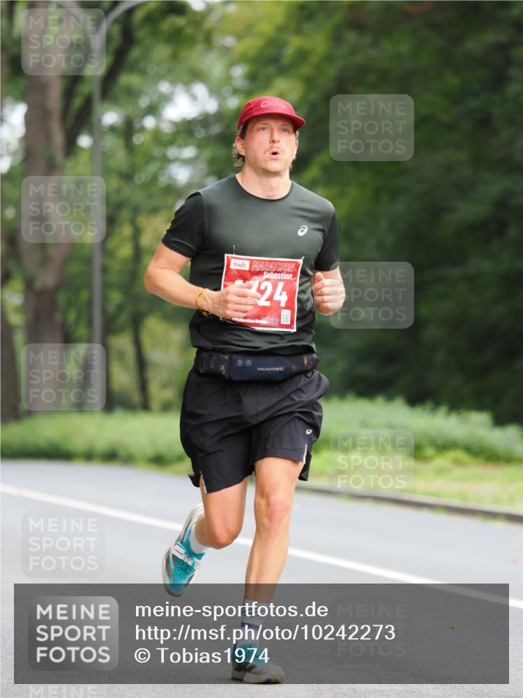 13.09.2026 - 21. swb-Marathon Bremen TobiasT http://msf.ph/oto/10242273 13.09.2026 11:22:29 Laufen 24, 26 meine-sportfotos.de