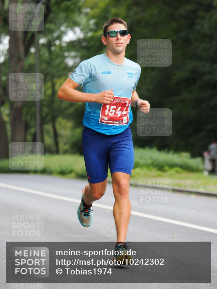 13.09.2026 - 21. swb-Marathon Bremen TobiasT http://msf.ph/oto/10242302 13.09.2026 11:23:02 Laufen 1544, 21 meine-sportfotos.de