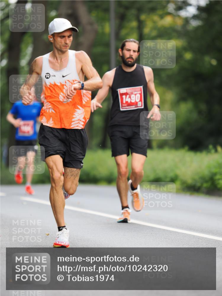 13.09.2026 - 21. swb-Marathon Bremen TobiasT http://msf.ph/oto/10242320 13.09.2026 11:23:50 Laufen 1490 meine-sportfotos.de