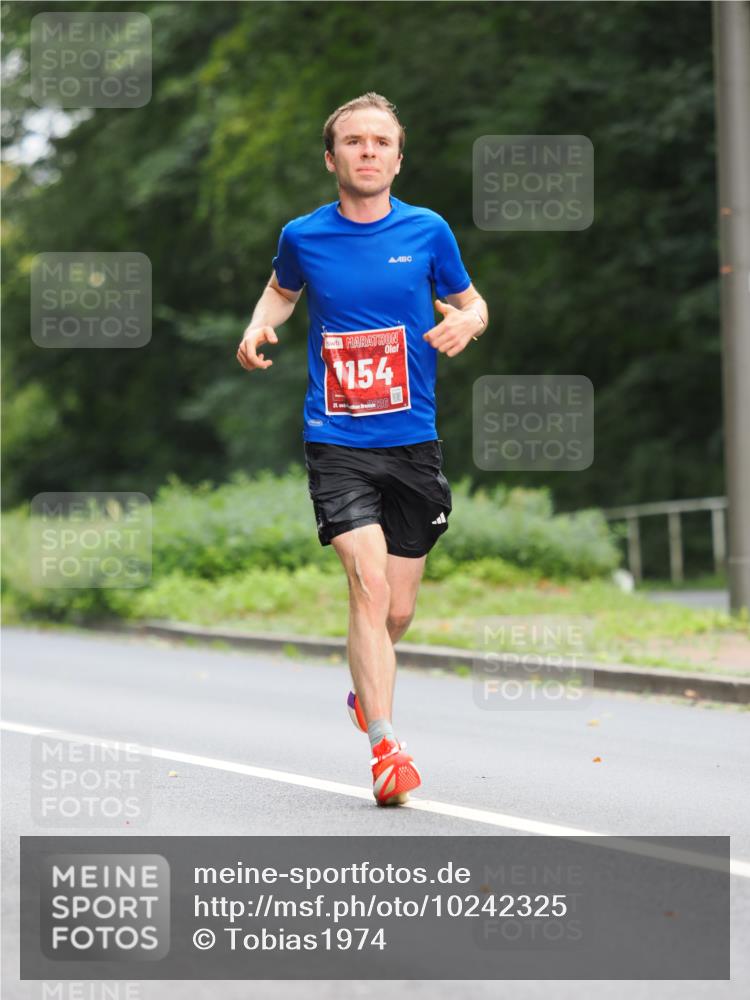 13.09.2026 - 21. swb-Marathon Bremen TobiasT http://msf.ph/oto/10242325 13.09.2026 11:23:58 Laufen 1154, 21, 26 meine-sportfotos.de