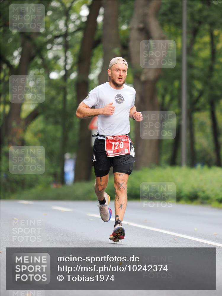13.09.2026 - 21. swb-Marathon Bremen TobiasT http://msf.ph/oto/10242374 13.09.2026 11:26:06 Laufen 129 meine-sportfotos.de