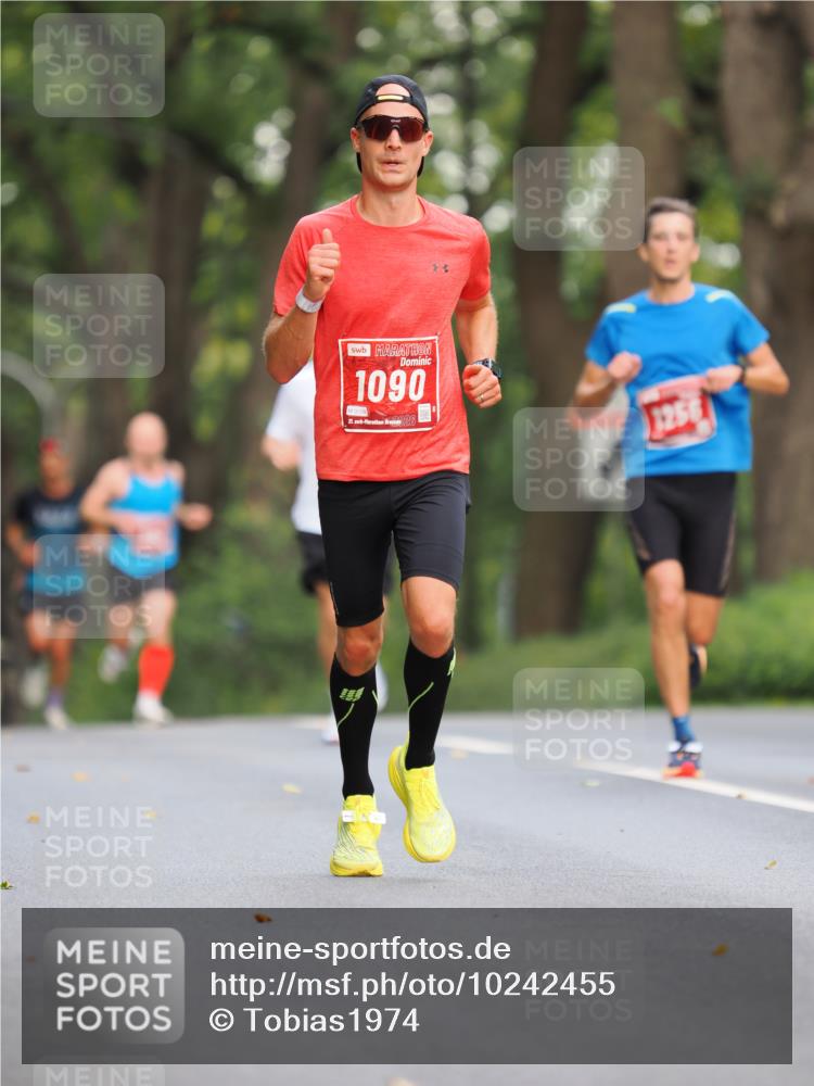 13.09.2026 - 21. swb-Marathon Bremen TobiasT http://msf.ph/oto/10242455 13.09.2026 11:28:47 Laufen 1090, 0056, 21, 26, 3256 meine-sportfotos.de
