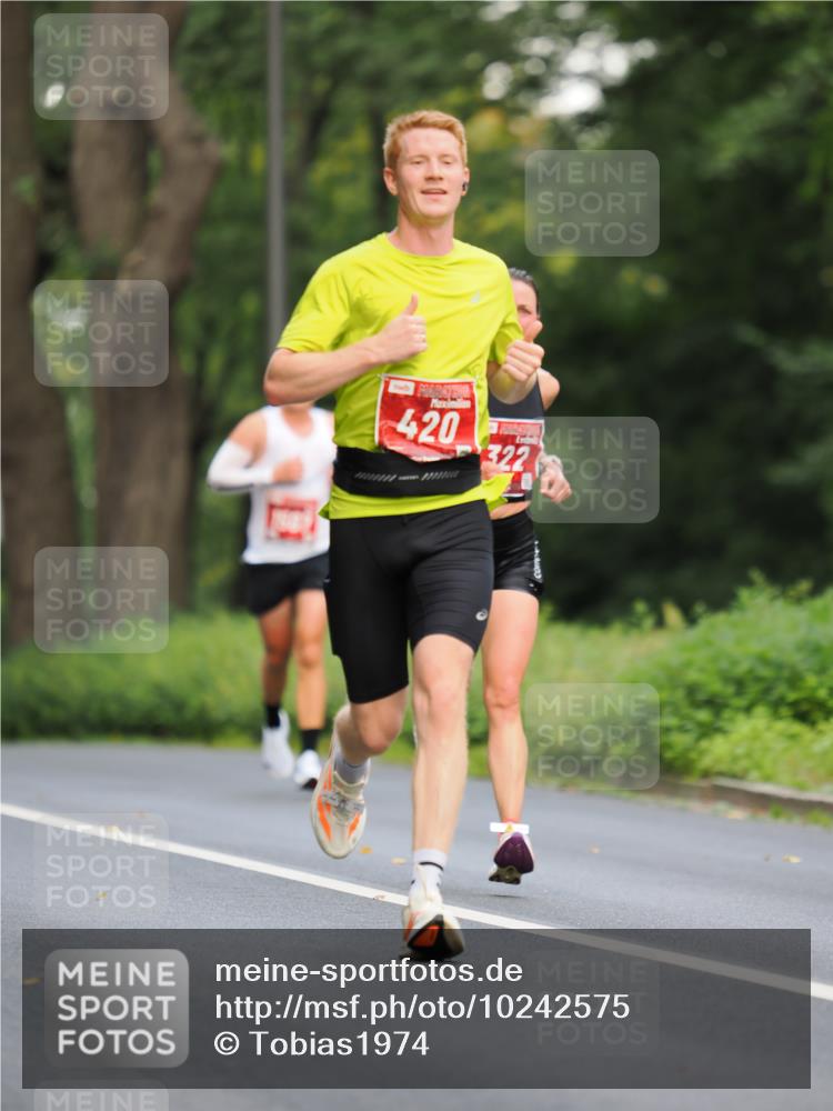 13.09.2026 - 21. swb-Marathon Bremen TobiasT http://msf.ph/oto/10242575 13.09.2026 11:29:41 Laufen 420, 322 meine-sportfotos.de