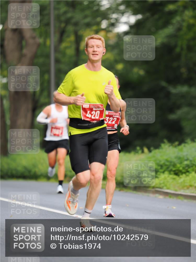 13.09.2026 - 21. swb-Marathon Bremen TobiasT http://msf.ph/oto/10242579 13.09.2026 11:29:41 Laufen 420, 322 meine-sportfotos.de