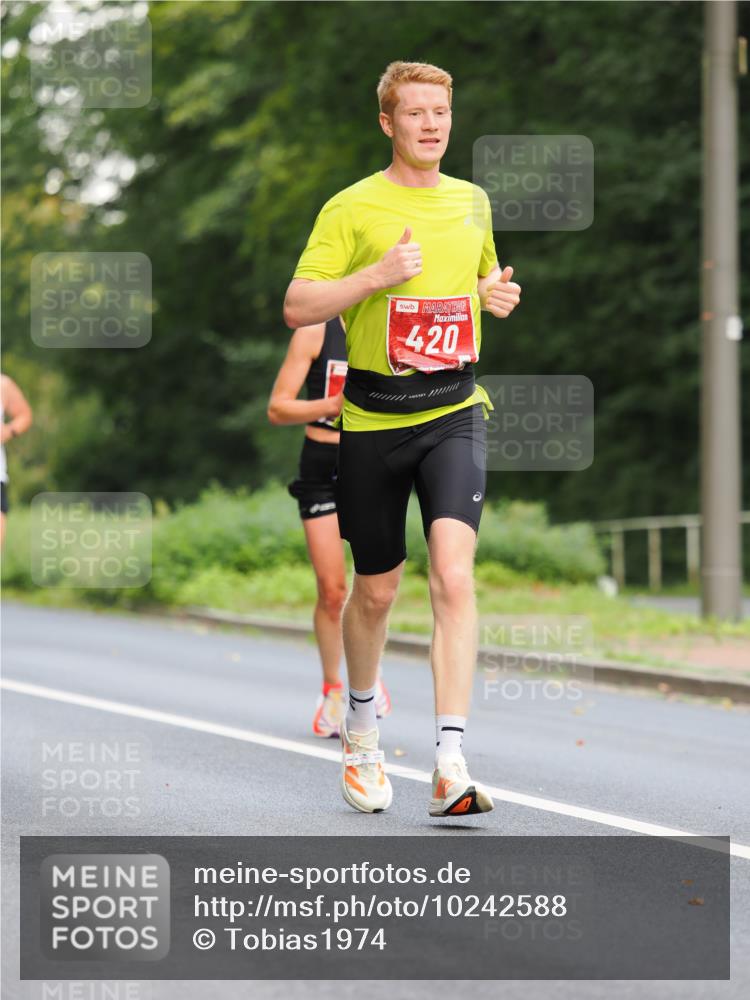 13.09.2026 - 21. swb-Marathon Bremen TobiasT http://msf.ph/oto/10242588 13.09.2026 11:29:43 Laufen 420 meine-sportfotos.de
