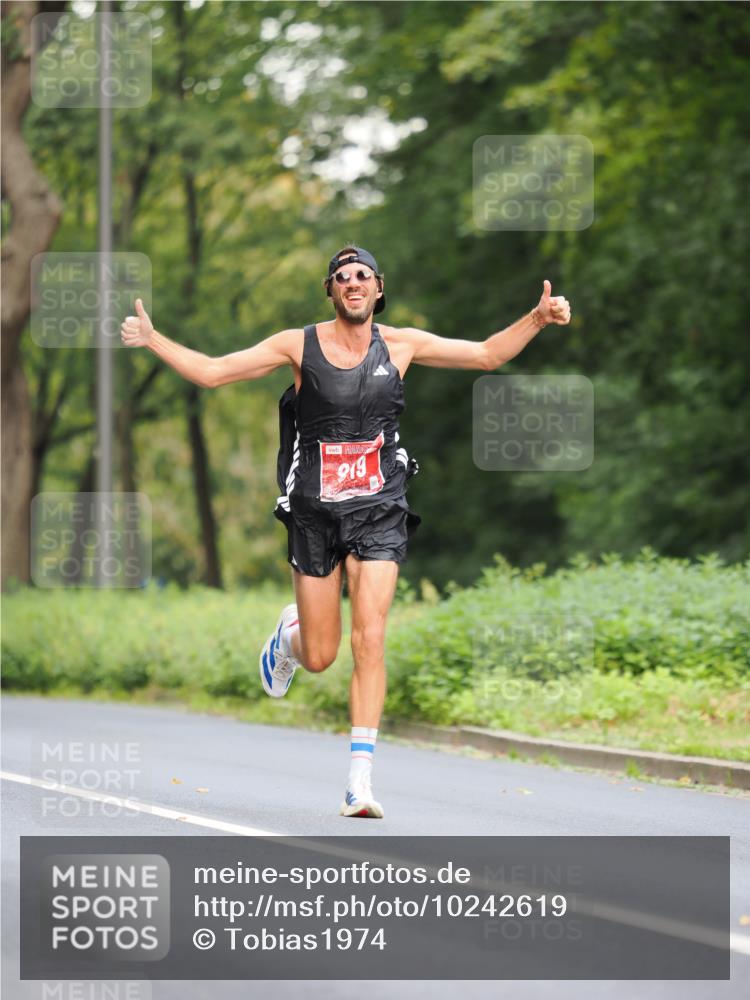 13.09.2026 - 21. swb-Marathon Bremen TobiasT http://msf.ph/oto/10242619 13.09.2026 11:30:09 Laufen 919 meine-sportfotos.de
