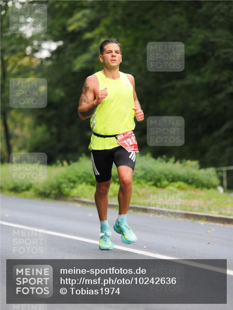 13.09.2026 - 21. swb-Marathon Bremen TobiasT http://msf.ph/oto/10242636 13.09.2026 11:30:17 Laufen 121 meine-sportfotos.de