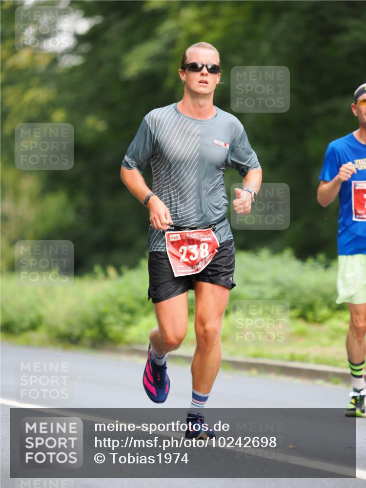 13.09.2026 - 21. swb-Marathon Bremen TobiasT http://msf.ph/oto/10242698 13.09.2026 11:30:45 Laufen 238 meine-sportfotos.de