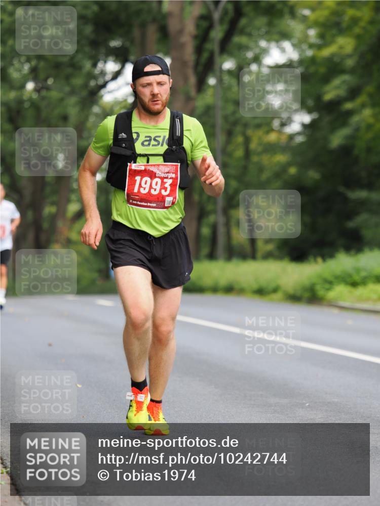 13.09.2026 - 21. swb-Marathon Bremen TobiasT http://msf.ph/oto/10242744 13.09.2026 11:30:55 Laufen 1993, 21, 2 meine-sportfotos.de