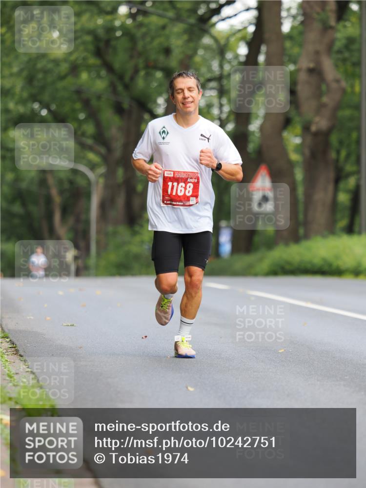 13.09.2026 - 21. swb-Marathon Bremen TobiasT http://msf.ph/oto/10242751 13.09.2026 11:31:00 Laufen 1168 meine-sportfotos.de