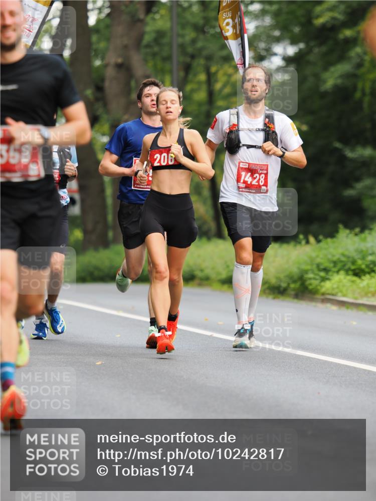 13.09.2026 - 21. swb-Marathon Bremen TobiasT http://msf.ph/oto/10242817 13.09.2026 11:31:49 Laufen 31, 368, 206, 1428 meine-sportfotos.de