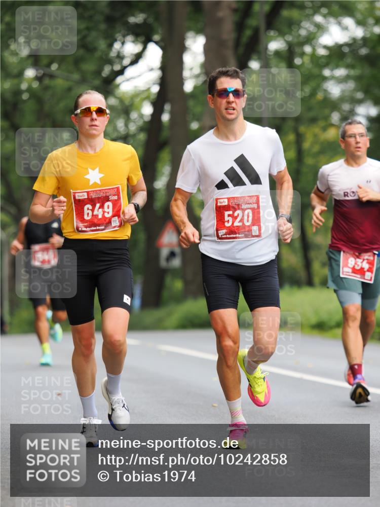 13.09.2026 - 21. swb-Marathon Bremen TobiasT http://msf.ph/oto/10242858 13.09.2026 11:32:20 Laufen 649, 21, 520, 2, 934 meine-sportfotos.de