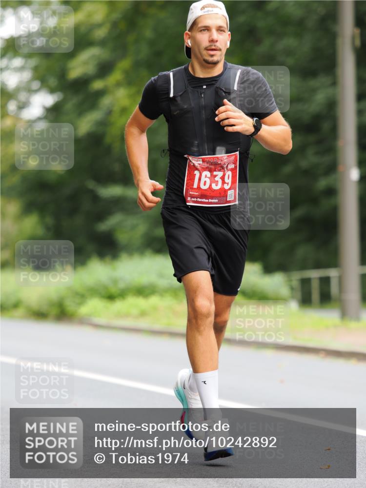 13.09.2026 - 21. swb-Marathon Bremen TobiasT http://msf.ph/oto/10242892 13.09.2026 11:32:30 Laufen 1639, 21, 26 meine-sportfotos.de