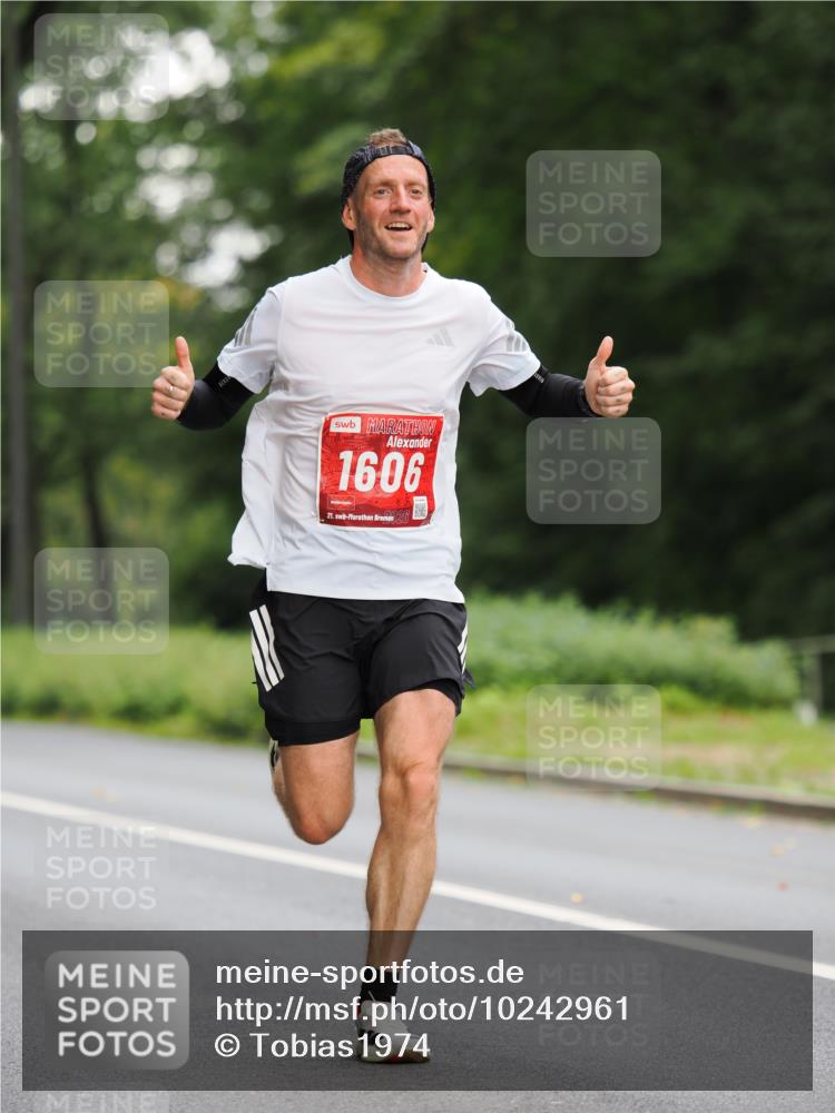 13.09.2026 - 21. swb-Marathon Bremen TobiasT http://msf.ph/oto/10242961 13.09.2026 11:33:31 Laufen 1606, 21, 26 meine-sportfotos.de