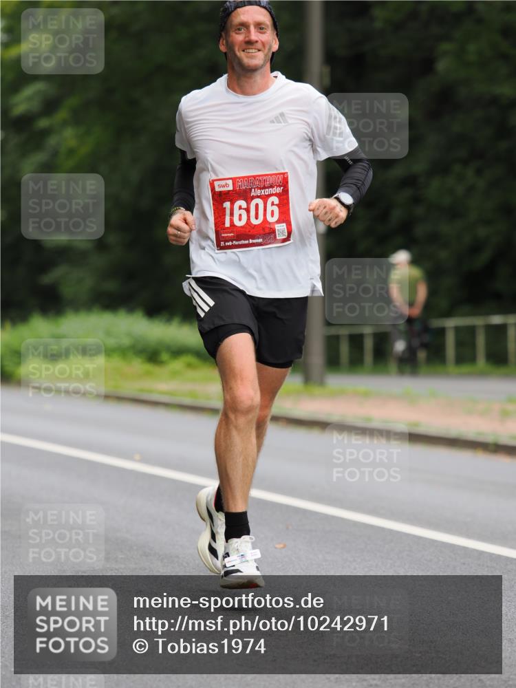 13.09.2026 - 21. swb-Marathon Bremen TobiasT http://msf.ph/oto/10242971 13.09.2026 11:33:32 Laufen 1606, 21, 40 meine-sportfotos.de
