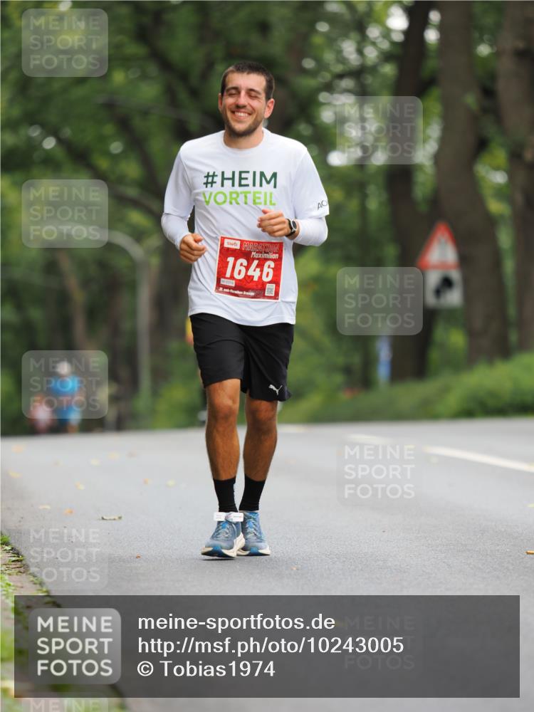 13.09.2026 - 21. swb-Marathon Bremen TobiasT http://msf.ph/oto/10243005 13.09.2026 11:33:46 Laufen 1646, 21, 26 meine-sportfotos.de