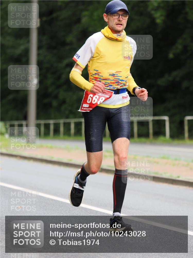 13.09.2026 - 21. swb-Marathon Bremen TobiasT http://msf.ph/oto/10243028 13.09.2026 11:34:03 Laufen 668, 1485, 21 meine-sportfotos.de