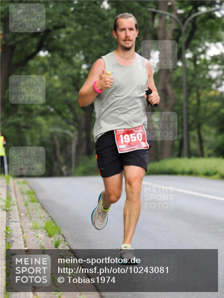 13.09.2026 - 21. swb-Marathon Bremen TobiasT http://msf.ph/oto/10243081 13.09.2026 11:34:25 Laufen 1950 meine-sportfotos.de