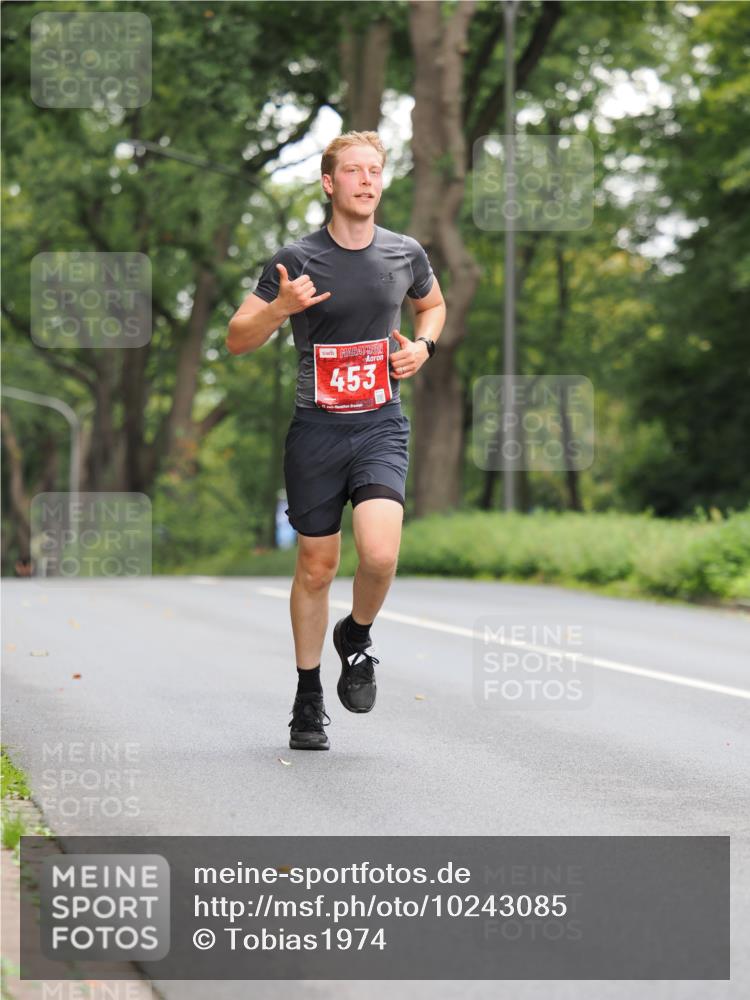13.09.2026 - 21. swb-Marathon Bremen TobiasT http://msf.ph/oto/10243085 13.09.2026 11:34:56 Laufen 453 meine-sportfotos.de
