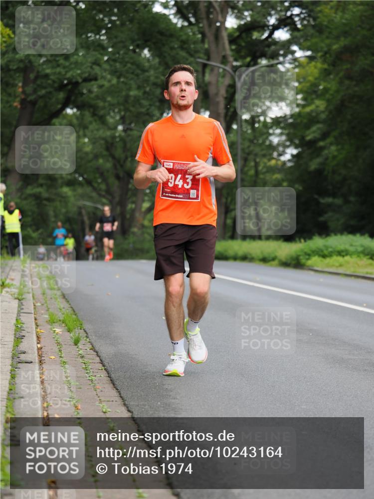 13.09.2026 - 21. swb-Marathon Bremen TobiasT http://msf.ph/oto/10243164 13.09.2026 11:35:37 Laufen 943, 2, 126 meine-sportfotos.de
