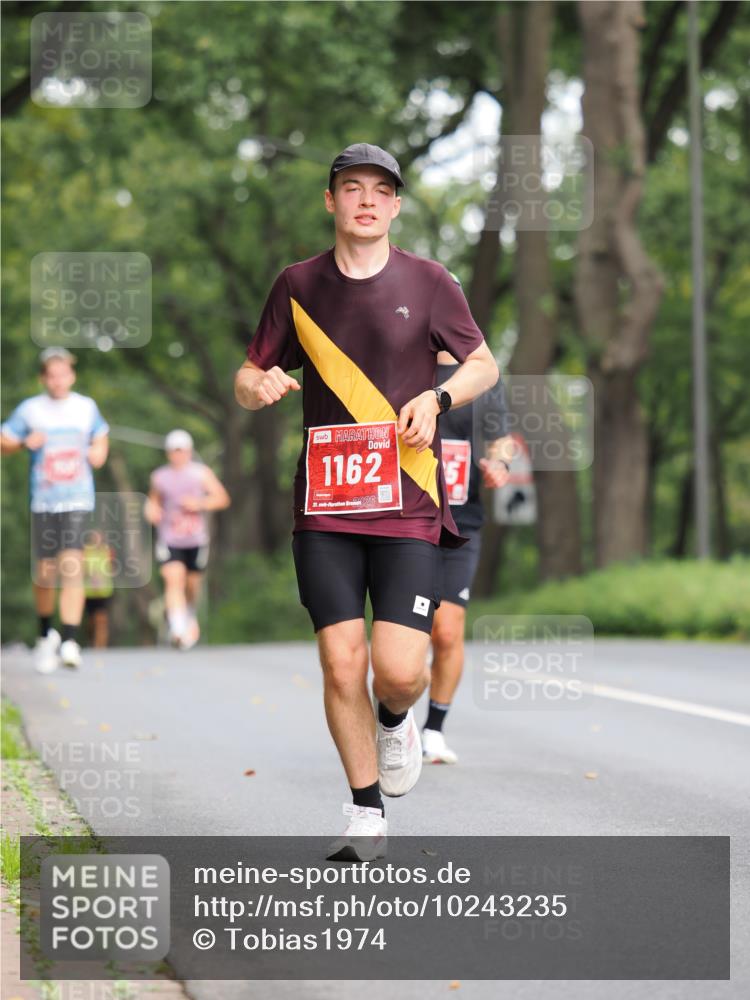 13.09.2026 - 21. swb-Marathon Bremen TobiasT http://msf.ph/oto/10243235 13.09.2026 11:36:23 Laufen 1162, 21, 026 meine-sportfotos.de