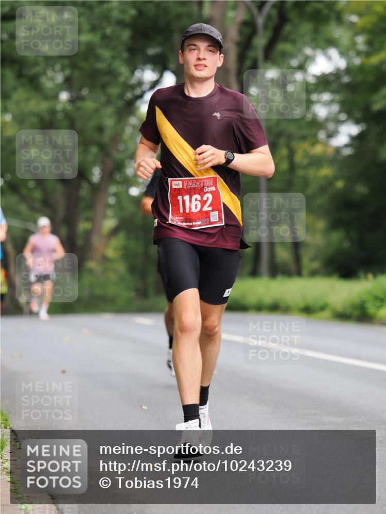 13.09.2026 - 21. swb-Marathon Bremen TobiasT http://msf.ph/oto/10243239 13.09.2026 11:36:25 Laufen 1162, 26 meine-sportfotos.de