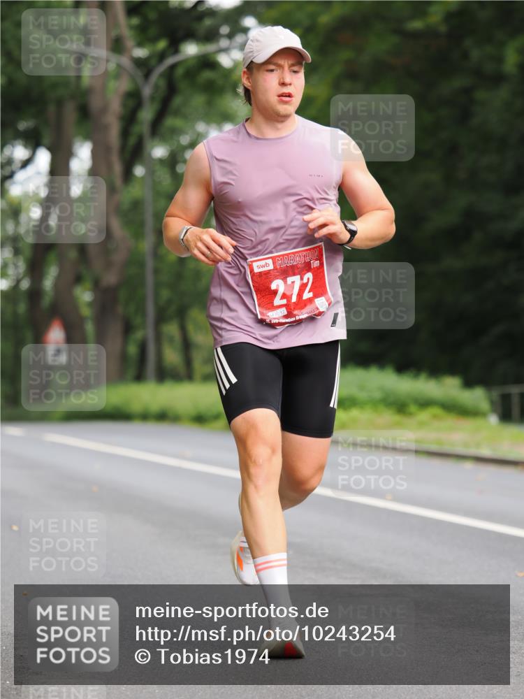 13.09.2026 - 21. swb-Marathon Bremen TobiasT http://msf.ph/oto/10243254 13.09.2026 11:36:37 Laufen 261, 18, 1, 272, 0312, 21, 11 meine-sportfotos.de