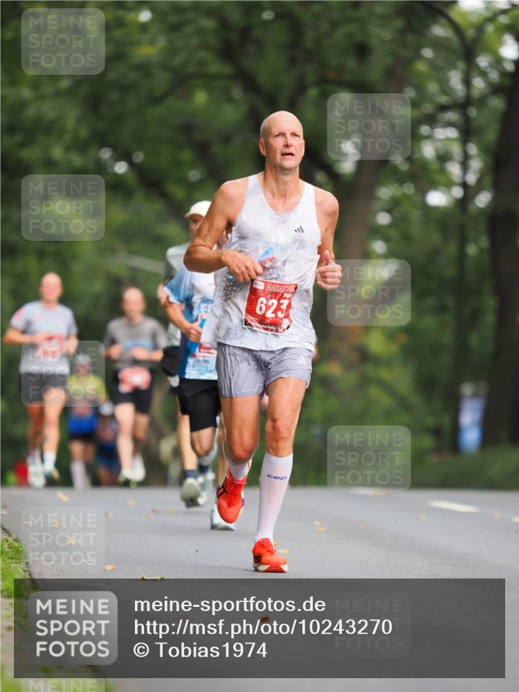 13.09.2026 - 21. swb-Marathon Bremen TobiasT http://msf.ph/oto/10243270 13.09.2026 11:37:04 Laufen 623 meine-sportfotos.de