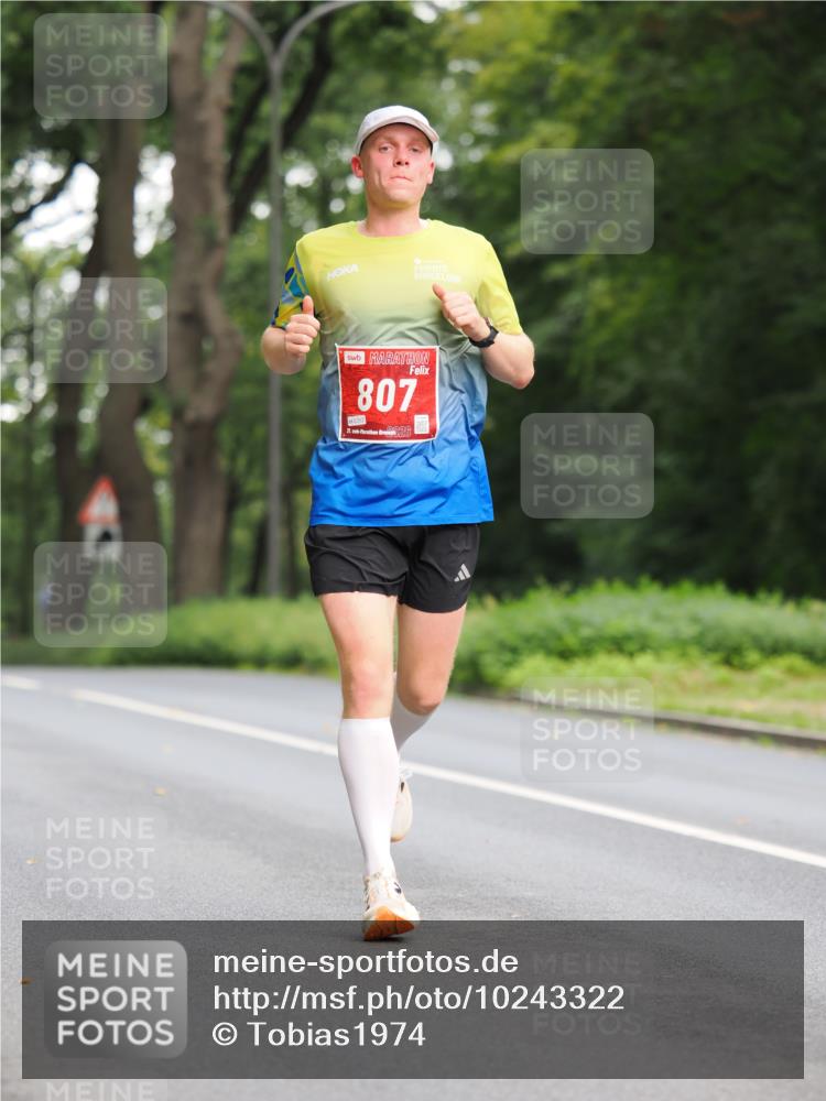 13.09.2026 - 21. swb-Marathon Bremen TobiasT http://msf.ph/oto/10243322 13.09.2026 11:37:27 Laufen 807, 0292, 21, 26 meine-sportfotos.de