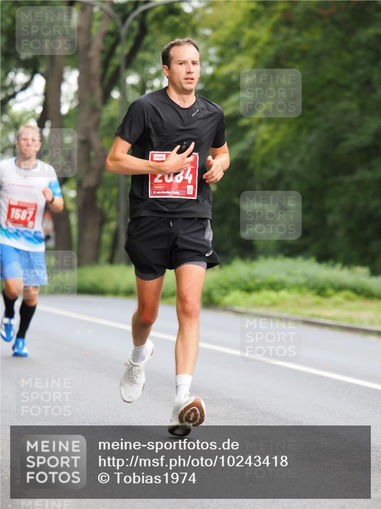 13.09.2026 - 21. swb-Marathon Bremen TobiasT http://msf.ph/oto/10243418 13.09.2026 11:38:18 Laufen 1587, 2064, 21 meine-sportfotos.de