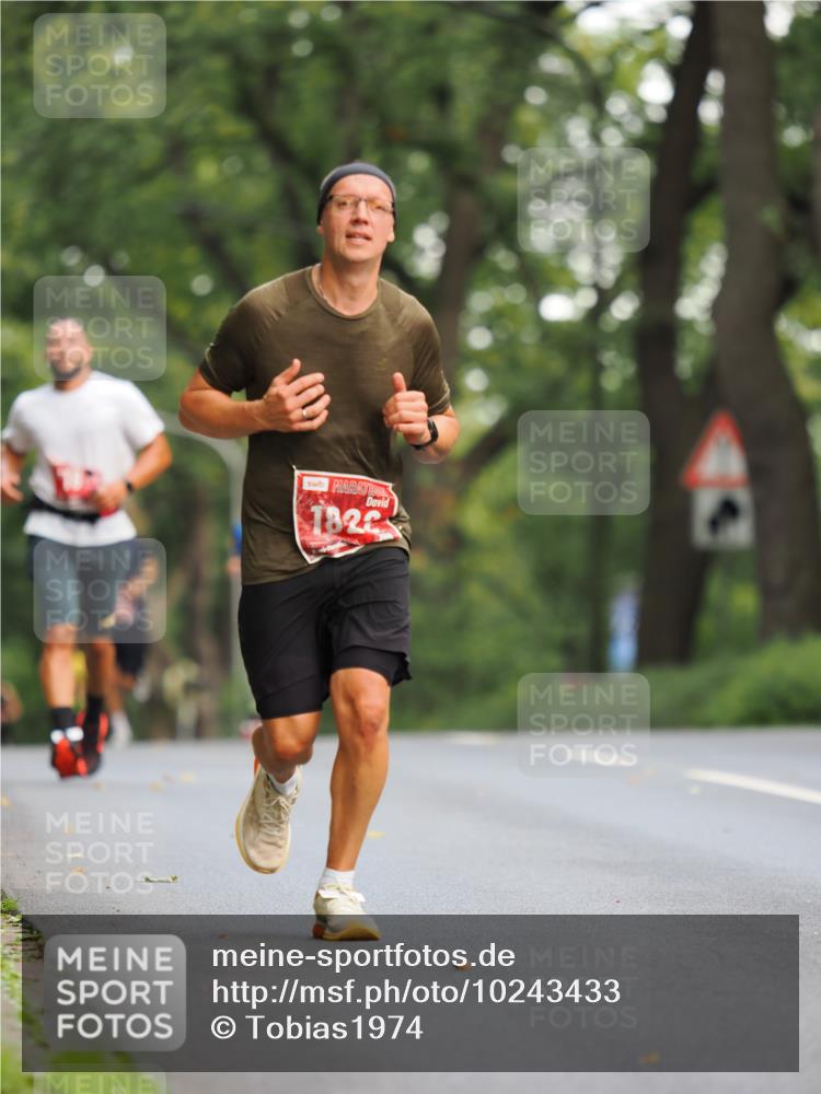 13.09.2026 - 21. swb-Marathon Bremen TobiasT http://msf.ph/oto/10243433 13.09.2026 11:38:24 Laufen 1822, 44 meine-sportfotos.de