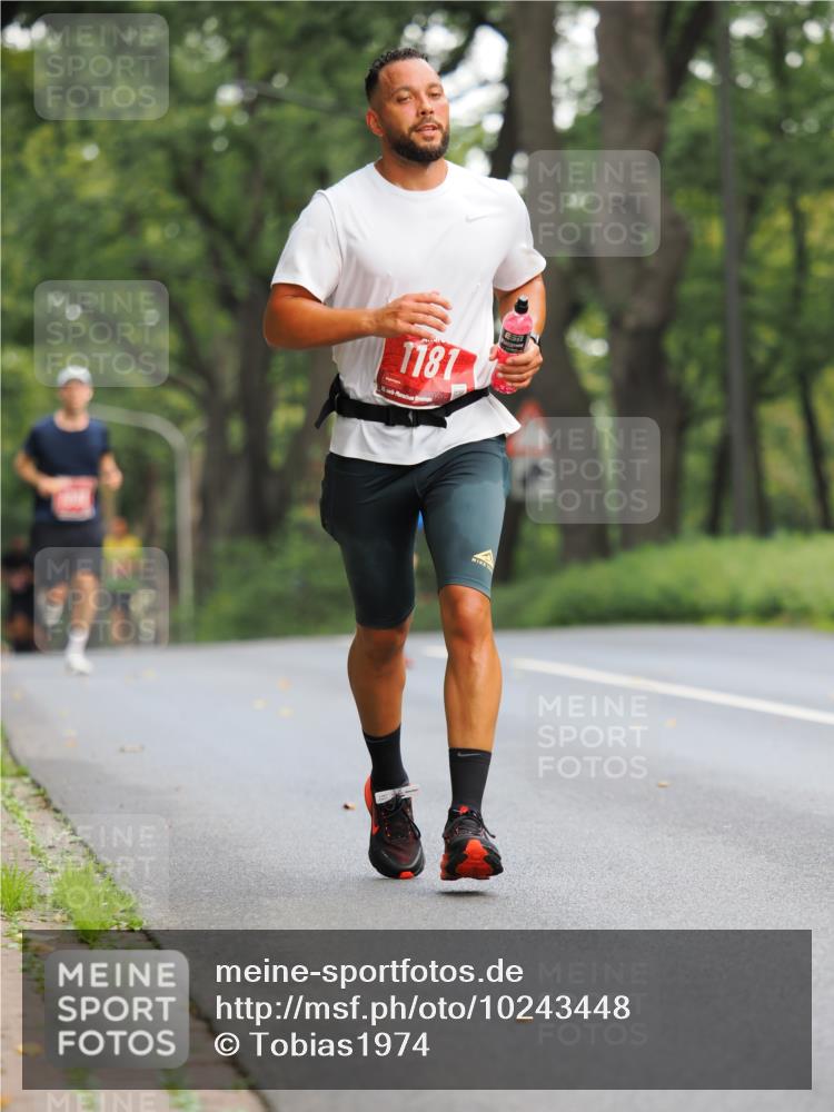 13.09.2026 - 21. swb-Marathon Bremen TobiasT http://msf.ph/oto/10243448 13.09.2026 11:38:31 Laufen 1181, 24 meine-sportfotos.de