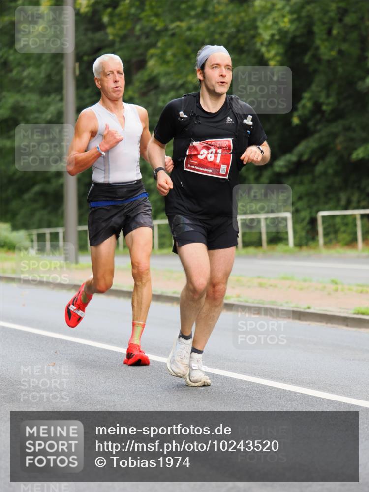 13.09.2026 - 21. swb-Marathon Bremen TobiasT http://msf.ph/oto/10243520 13.09.2026 11:39:24 Laufen 981, 21, 26 meine-sportfotos.de