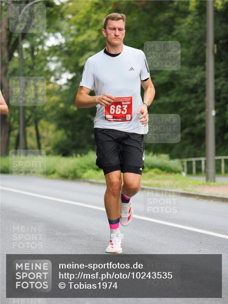 13.09.2026 - 21. swb-Marathon Bremen TobiasT http://msf.ph/oto/10243535 13.09.2026 11:39:33 Laufen 663, 1713, 26 meine-sportfotos.de