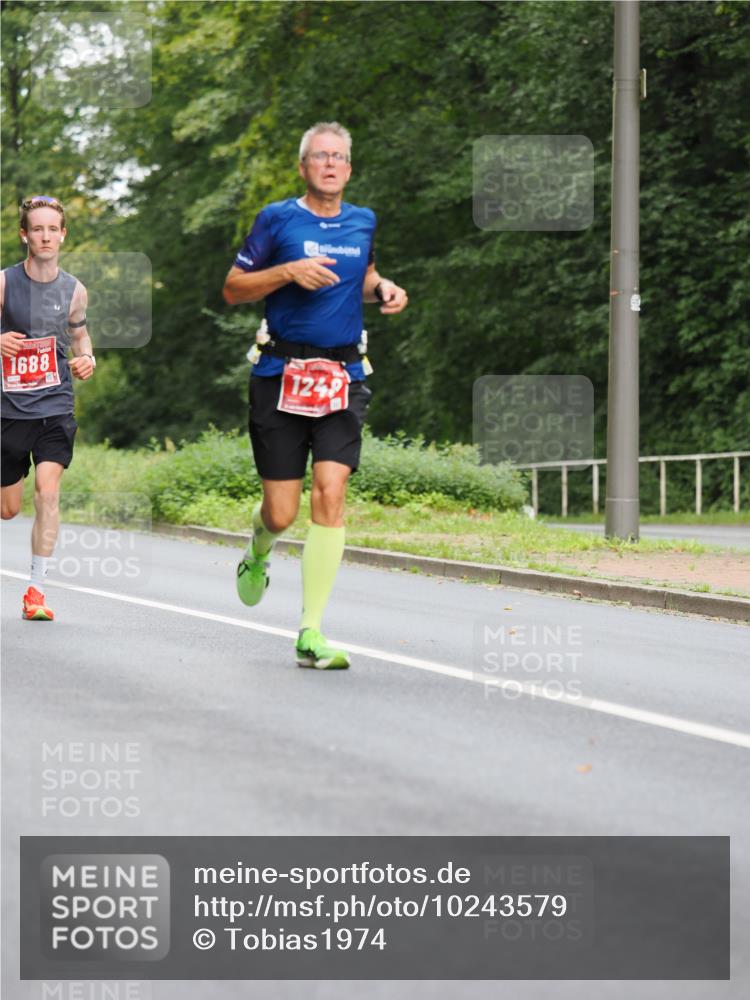 13.09.2026 - 21. swb-Marathon Bremen TobiasT http://msf.ph/oto/10243579 13.09.2026 11:40:13 Laufen 1688, 1249 meine-sportfotos.de