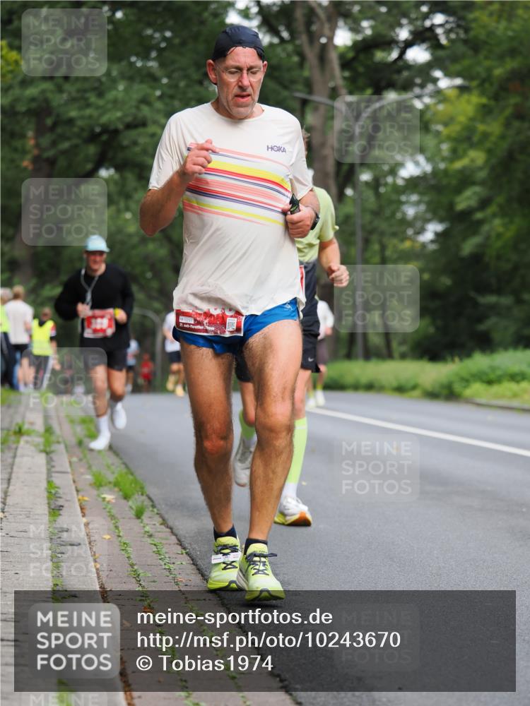 13.09.2026 - 21. swb-Marathon Bremen TobiasT http://msf.ph/oto/10243670 13.09.2026 11:41:31 Laufen  meine-sportfotos.de
