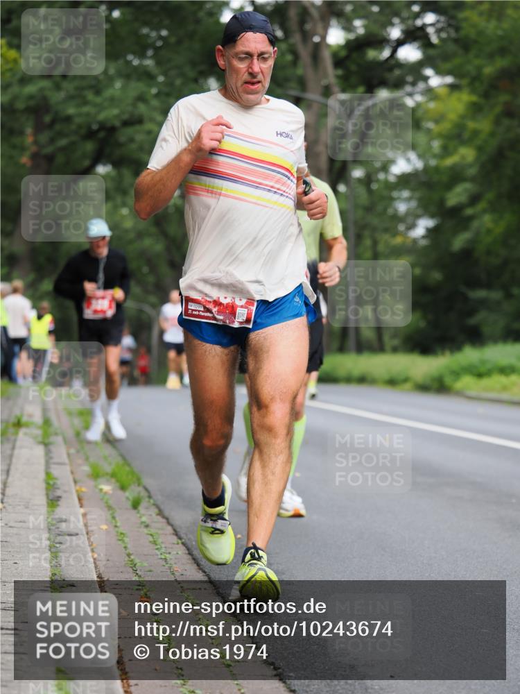 13.09.2026 - 21. swb-Marathon Bremen TobiasT http://msf.ph/oto/10243674 13.09.2026 11:41:31 Laufen  meine-sportfotos.de