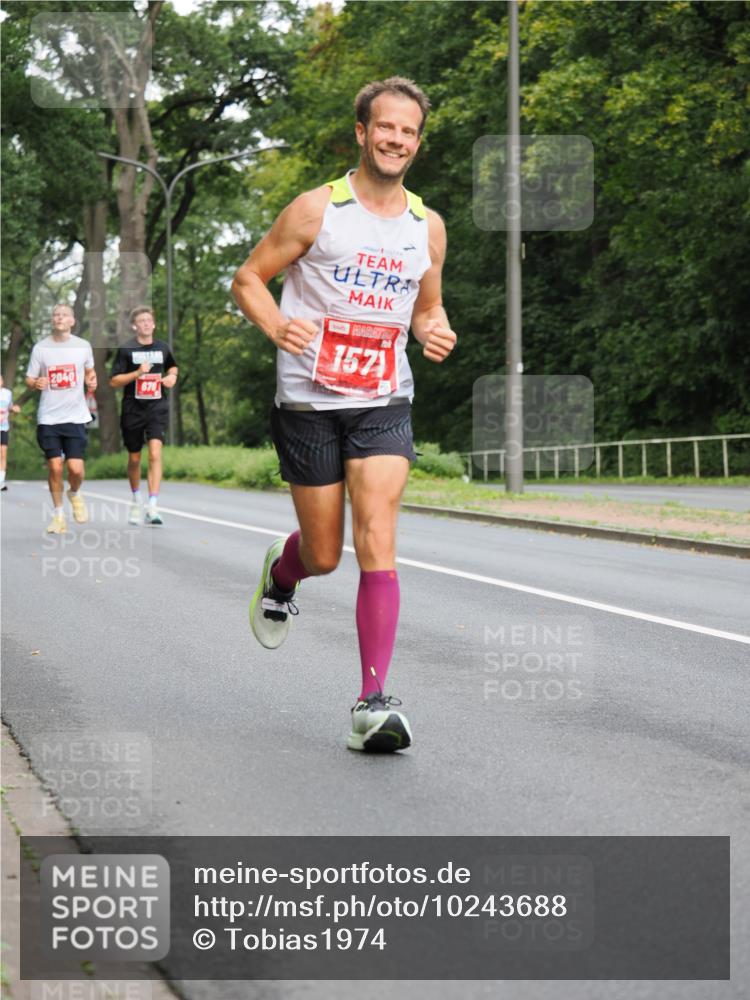 13.09.2026 - 21. swb-Marathon Bremen TobiasT http://msf.ph/oto/10243688 13.09.2026 11:41:40 Laufen 2040, 670, 1571 meine-sportfotos.de
