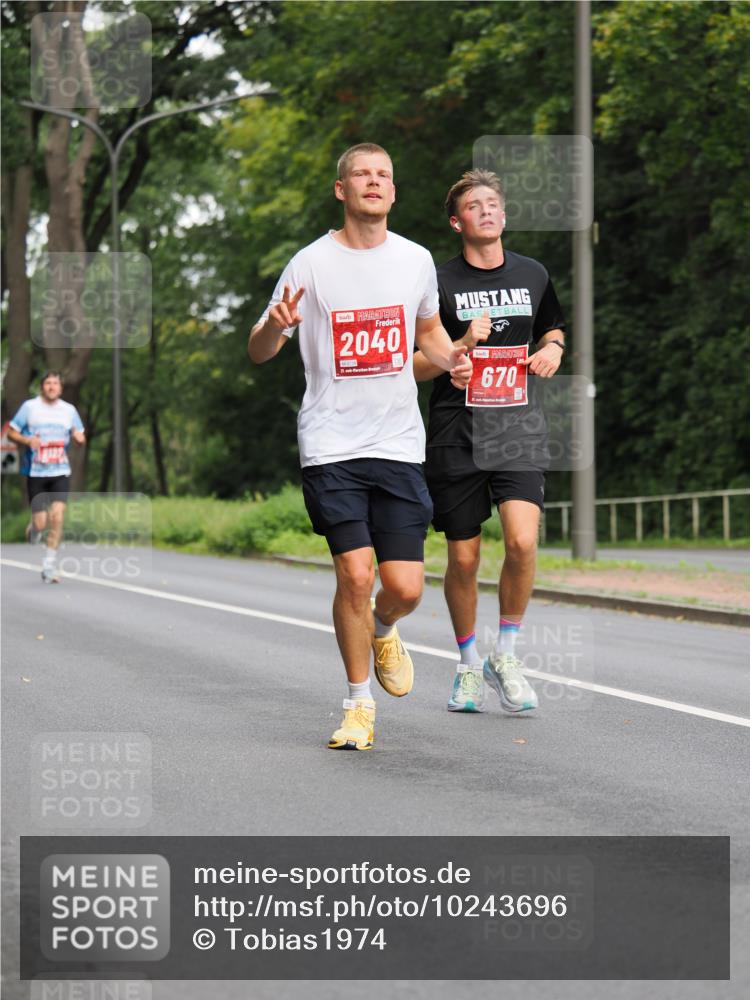 13.09.2026 - 21. swb-Marathon Bremen TobiasT http://msf.ph/oto/10243696 13.09.2026 11:41:44 Laufen 2040, 0739, 21, 25, 670 meine-sportfotos.de