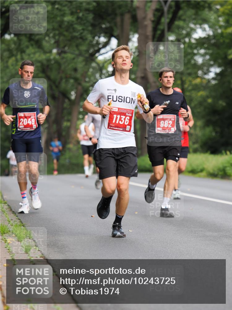 13.09.2026 - 21. swb-Marathon Bremen TobiasT http://msf.ph/oto/10243725 13.09.2026 11:41:56 Laufen 2049, 1136, 21, 982 meine-sportfotos.de