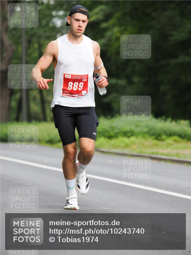 13.09.2026 - 21. swb-Marathon Bremen TobiasT http://msf.ph/oto/10243740 13.09.2026 11:42:05 Laufen 889, 21, 26 meine-sportfotos.de