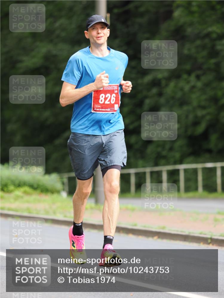 13.09.2026 - 21. swb-Marathon Bremen TobiasT http://msf.ph/oto/10243753 13.09.2026 11:42:16 Laufen 826, 21 meine-sportfotos.de