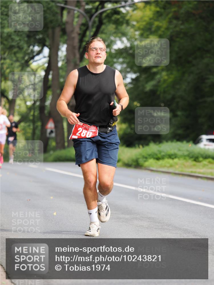 13.09.2026 - 21. swb-Marathon Bremen TobiasT http://msf.ph/oto/10243821 13.09.2026 11:43:01 Laufen 280 meine-sportfotos.de