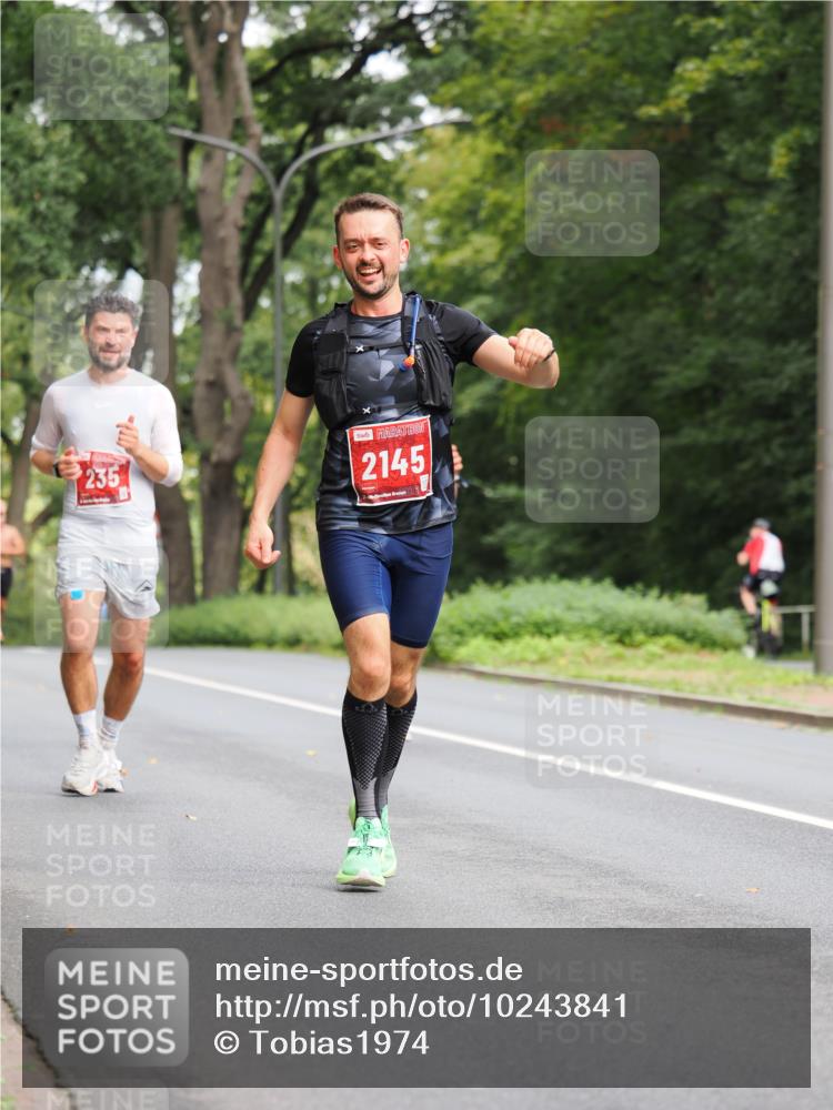13.09.2026 - 21. swb-Marathon Bremen TobiasT http://msf.ph/oto/10243841 13.09.2026 11:43:12 Laufen 235, 2145 meine-sportfotos.de