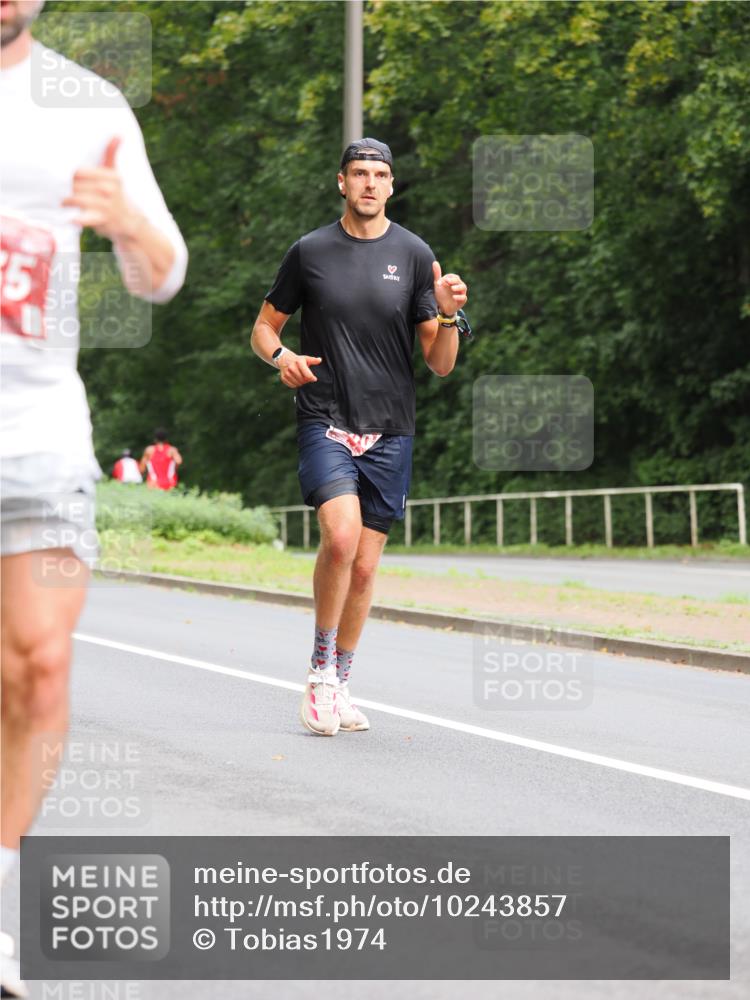 13.09.2026 - 21. swb-Marathon Bremen TobiasT http://msf.ph/oto/10243857 13.09.2026 11:43:15 Laufen  meine-sportfotos.de