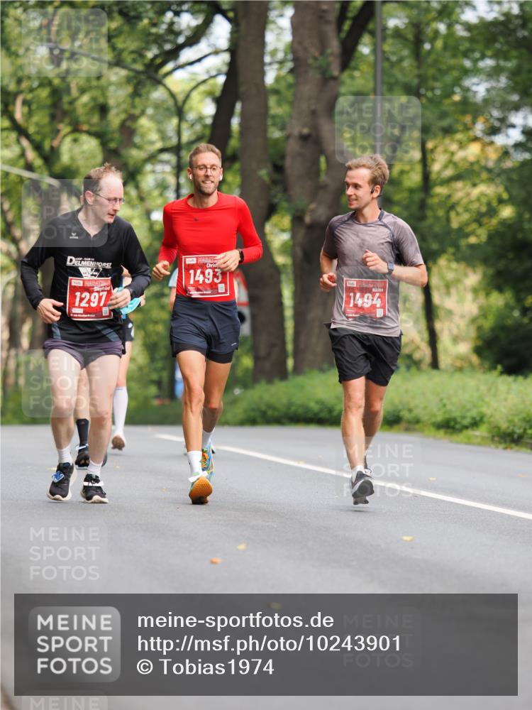 13.09.2026 - 21. swb-Marathon Bremen TobiasT http://msf.ph/oto/10243901 13.09.2026 11:43:43 Laufen 1297, 1493, 1494 meine-sportfotos.de